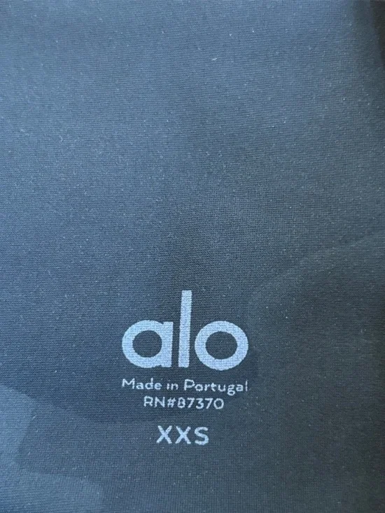 Alo Yoga High Waist Waisted Vapor Shorts In Black Camo 7” Inseam Size XXS - Picture 5 of 8